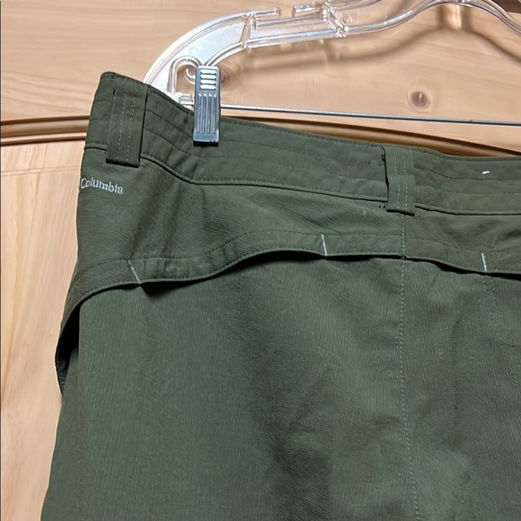 Columbia Green Convertible Cargo Pants with Durable Fabric NWOT 12 long - Picture 6 of 10